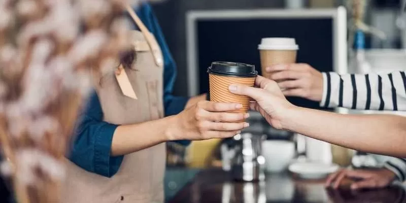 Τι εξοπλισμός χρειάζεται για να ανοίξω καφέ take away;